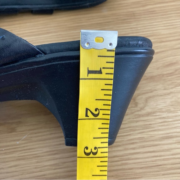 Clarks Size 11 Black Heeled Sandals - Picture 4 of 9